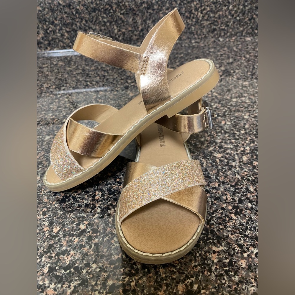Toddler sandals. Size 9. Excellent condition. Like new, never used.